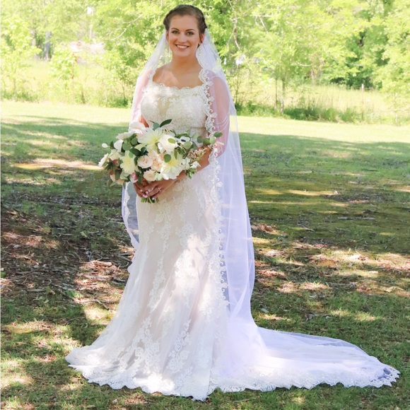 Wedding Dress & Custom Veil - Picture 7 of 7